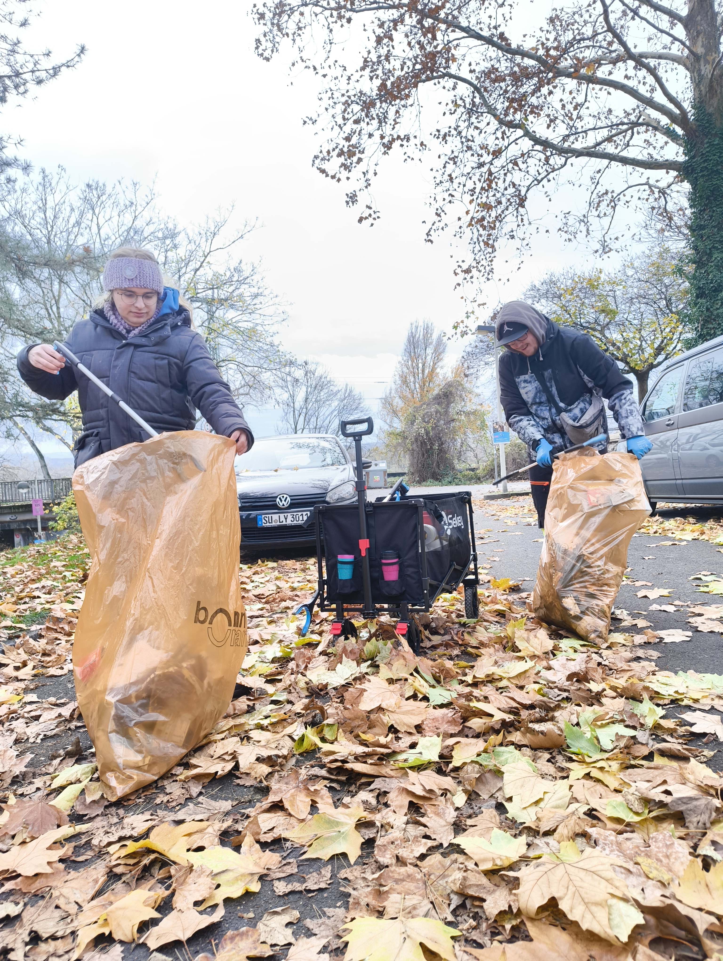 Zwischen den Blättern lauert das Plastik